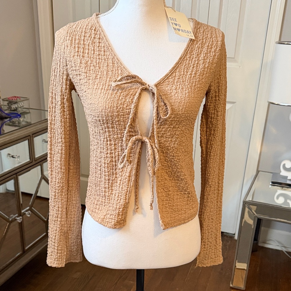 See You Monday - Tan Textured Tie-Front Top Small ❤️